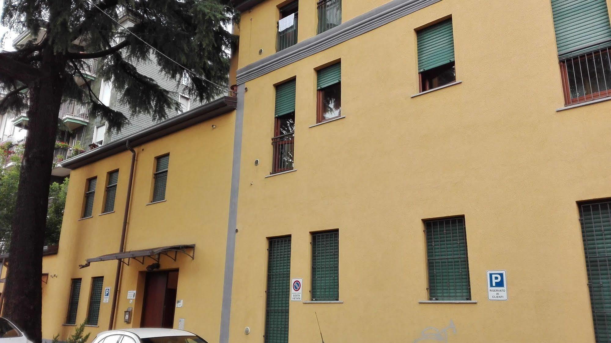 Residence Il Pino Saronno Zewnętrze zdjęcie